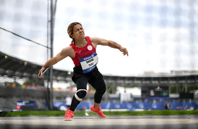 Raoua Tlili competes in the discus throw