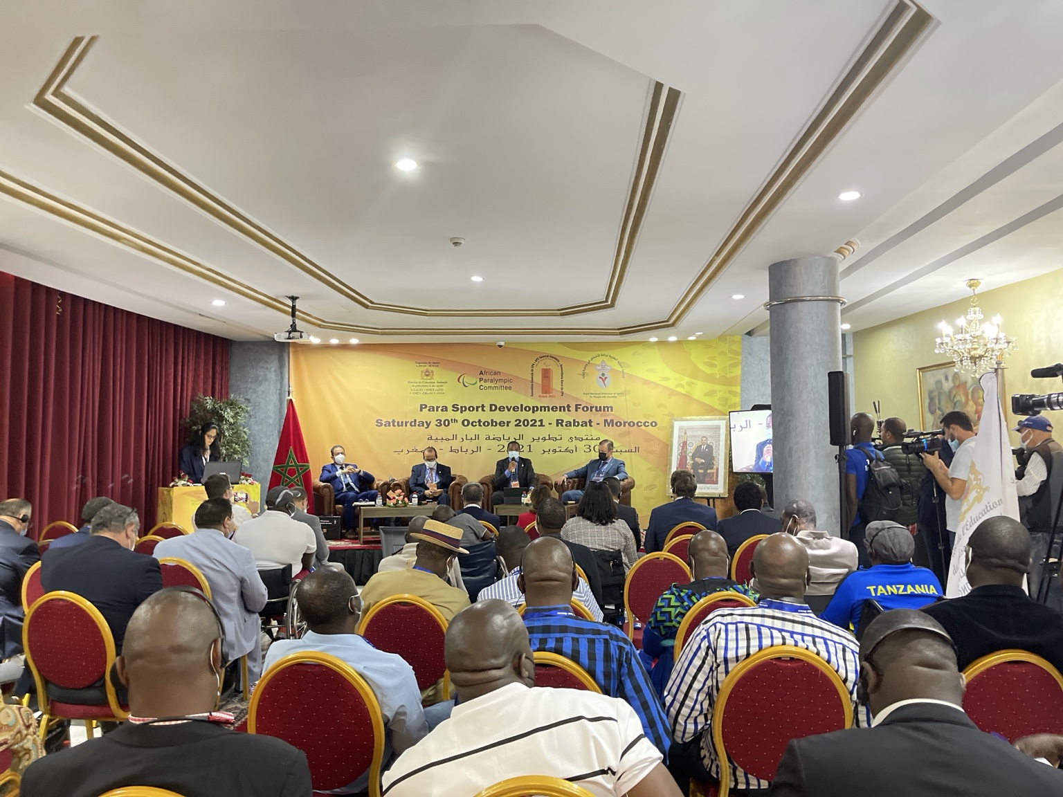 Delegados no Fórum de Desenvolvimento do Desporto Paralímpico em Rabat em 30 de outubro de 2021.